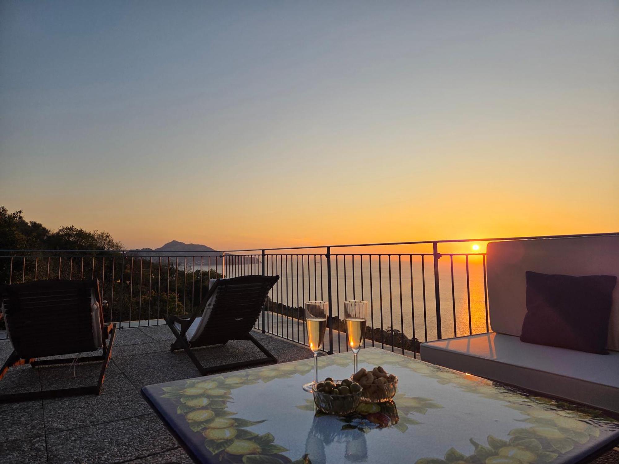 Sun & Relax, Relaxing Location With Seaview Villa Massa Lubrense Kültér fotó